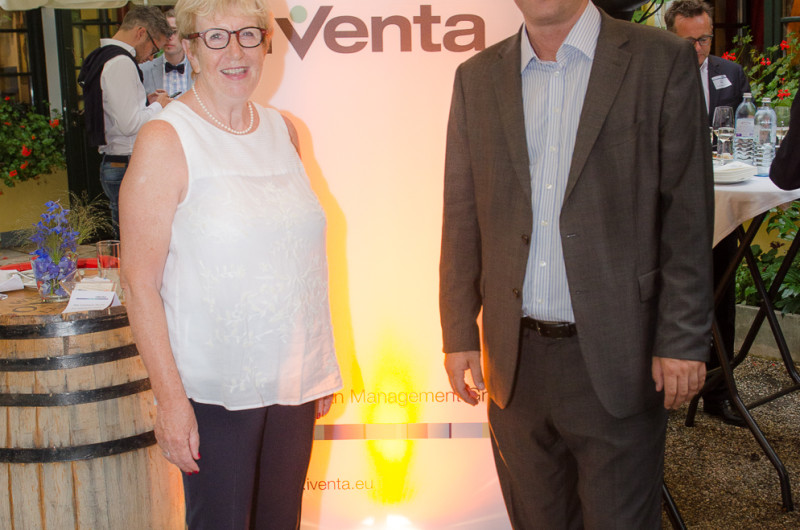 Bild Iventa Sommerfest in Gerstners Landhaus. Martin Mayer (Managing Director) mit Christiana Mayer (Iventa Gründerin)